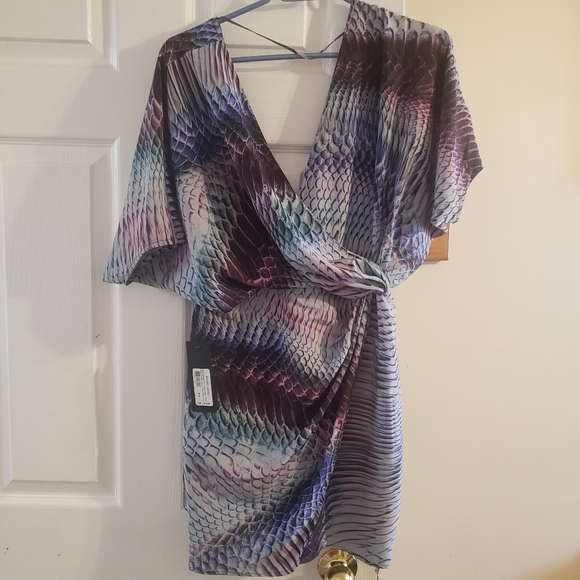 Dress - Picture 1 of 3